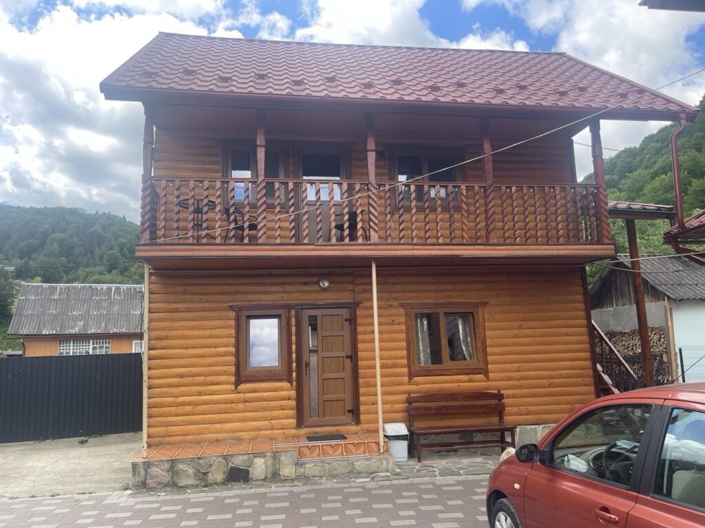 Котедж Яремче “MONTIS”